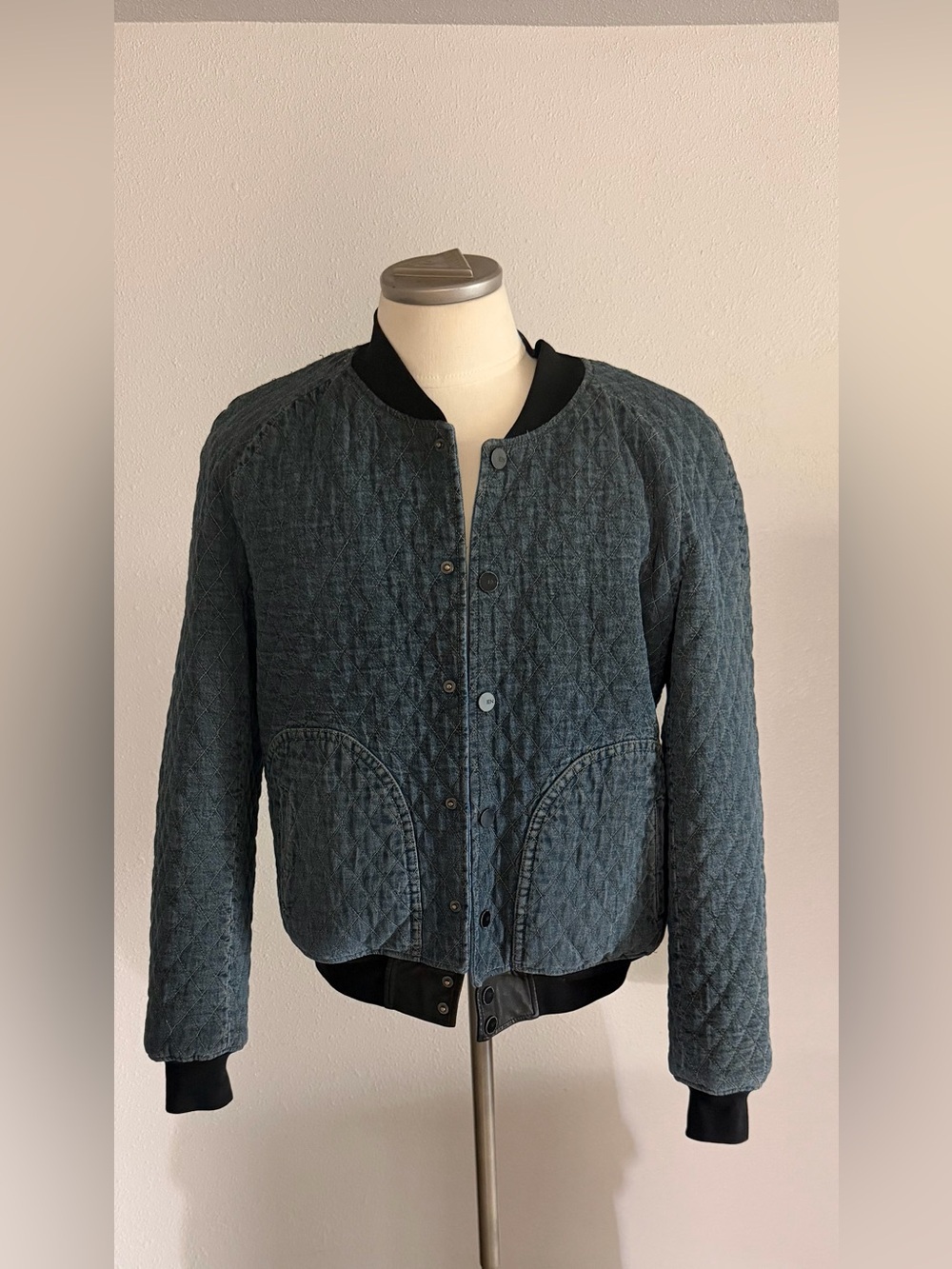 En Noir Quilted Streetwear Bomber Jacket in Slate Blue Small